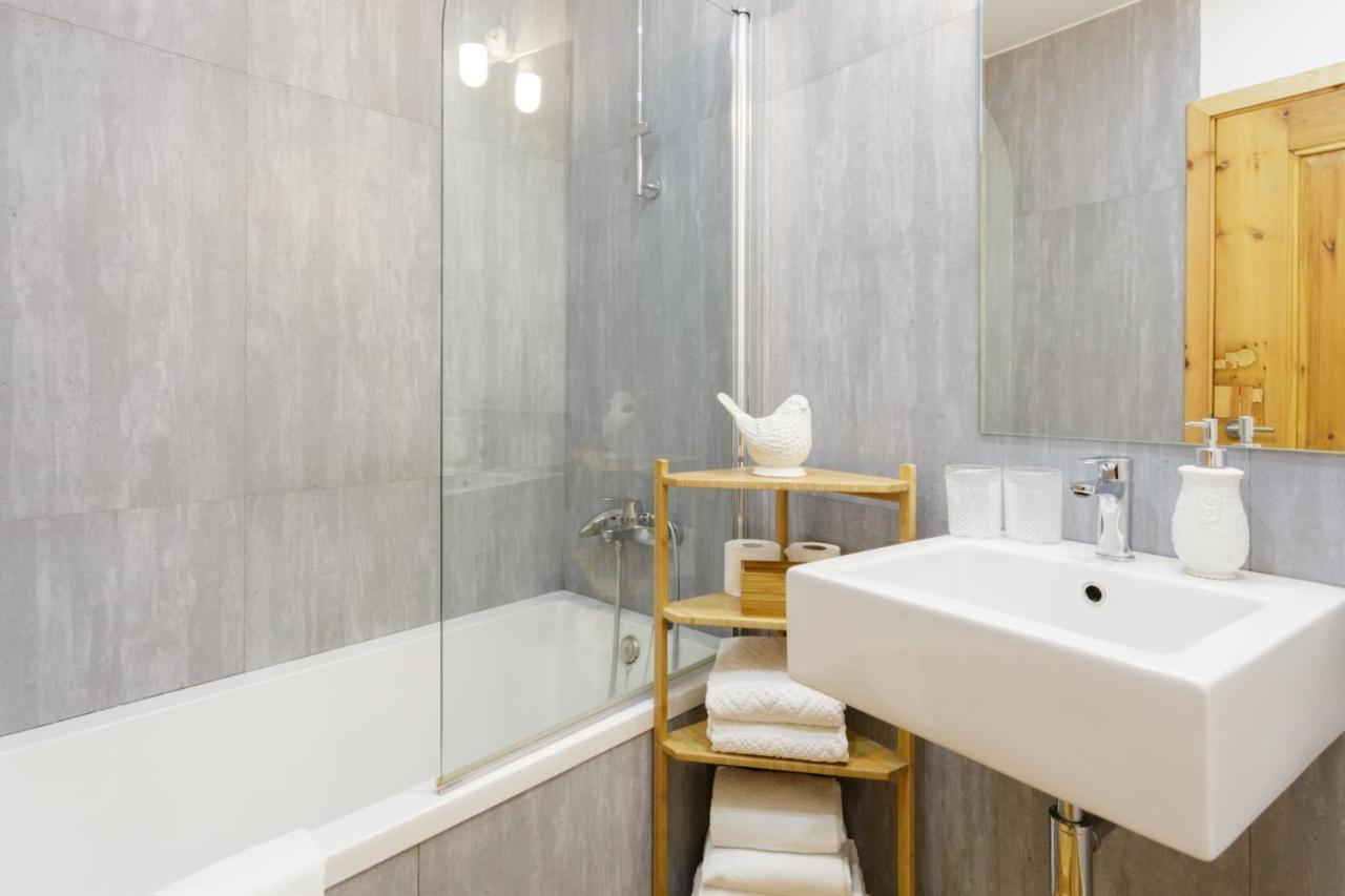 Amazing Rooftop Terrace With River And Historic City View 4 Bedrooms 4 Bathrooms Ac 19Th Century Building Chiado 리스본 외부 사진