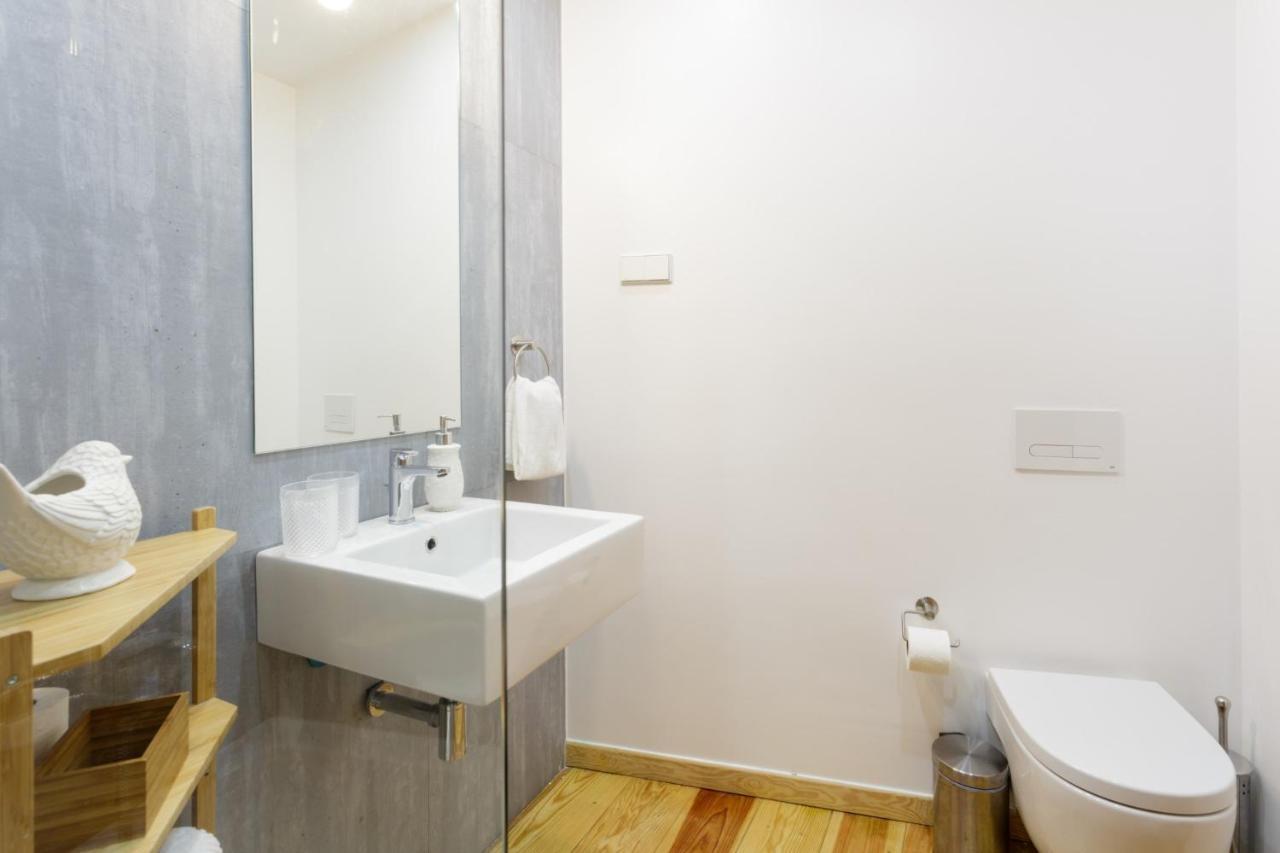 Amazing Rooftop Terrace With River And Historic City View 4 Bedrooms 4 Bathrooms Ac 19Th Century Building Chiado 리스본 외부 사진