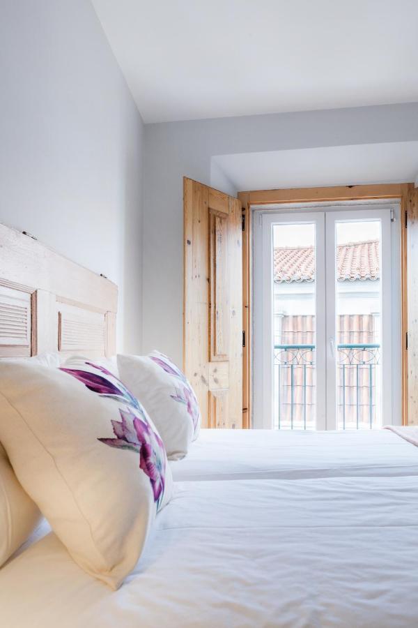 Amazing Rooftop Terrace With River And Historic City View 4 Bedrooms 4 Bathrooms Ac 19Th Century Building Chiado 리스본 외부 사진